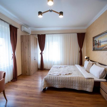 Hotel And Apartments Central City Prishtina Priştine Dış mekan fotoğraf